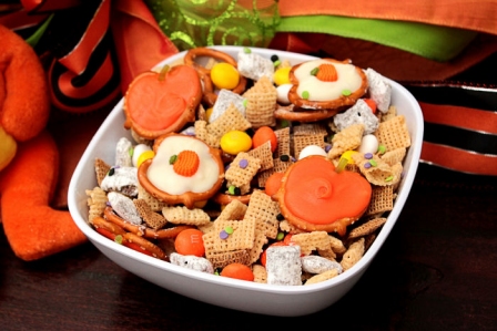 Halloween Recipes: Pumpkin Halloween Munch
