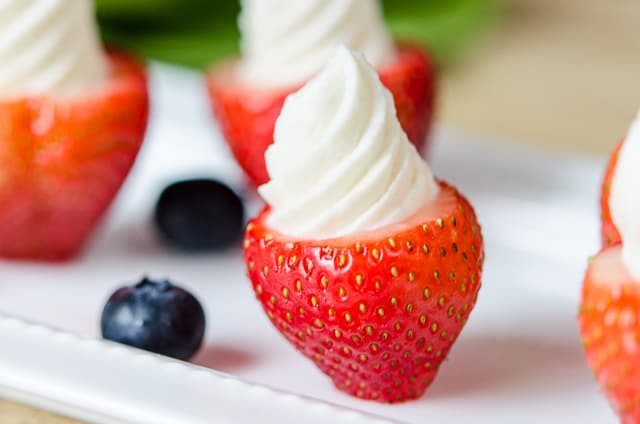 Cheesecake Stuffed Strawberries Recipe - Fifteen Spatulas
