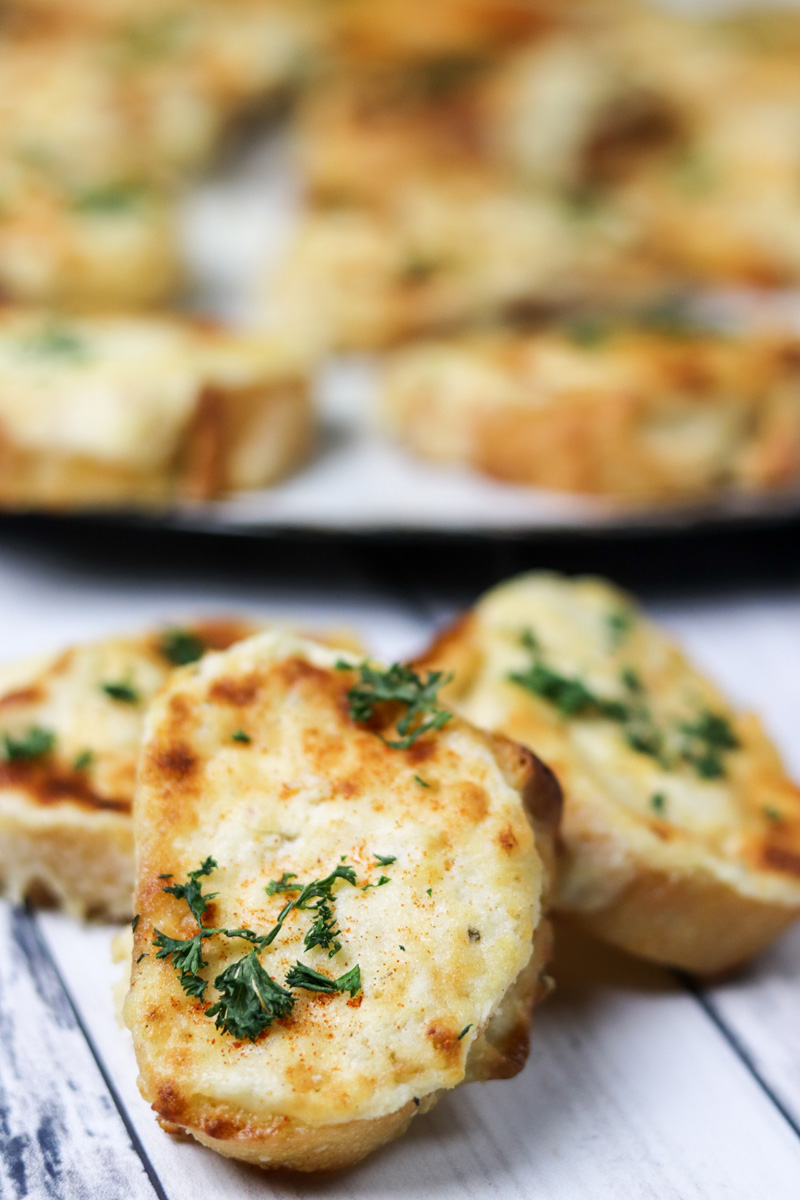 Cheesy Artichoke Bruschetta