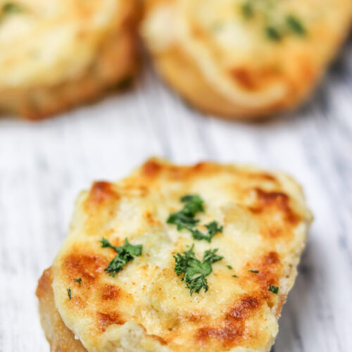 Cheesy Artichoke Bruschetta