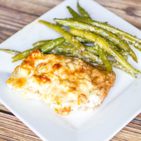 Cheesy Pork Chops FEATURED
