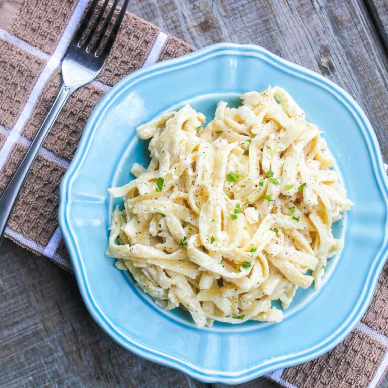 Easy Homemade Fettuccine Alfredo Featured Image