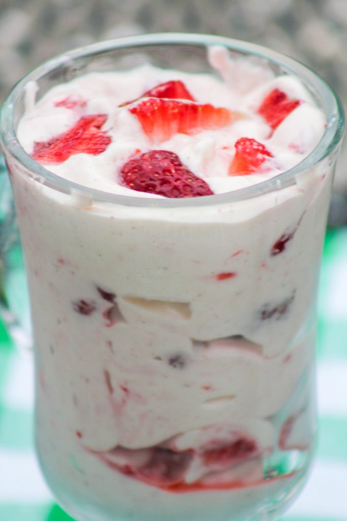 Fresas con Crema Strawberries and Cream