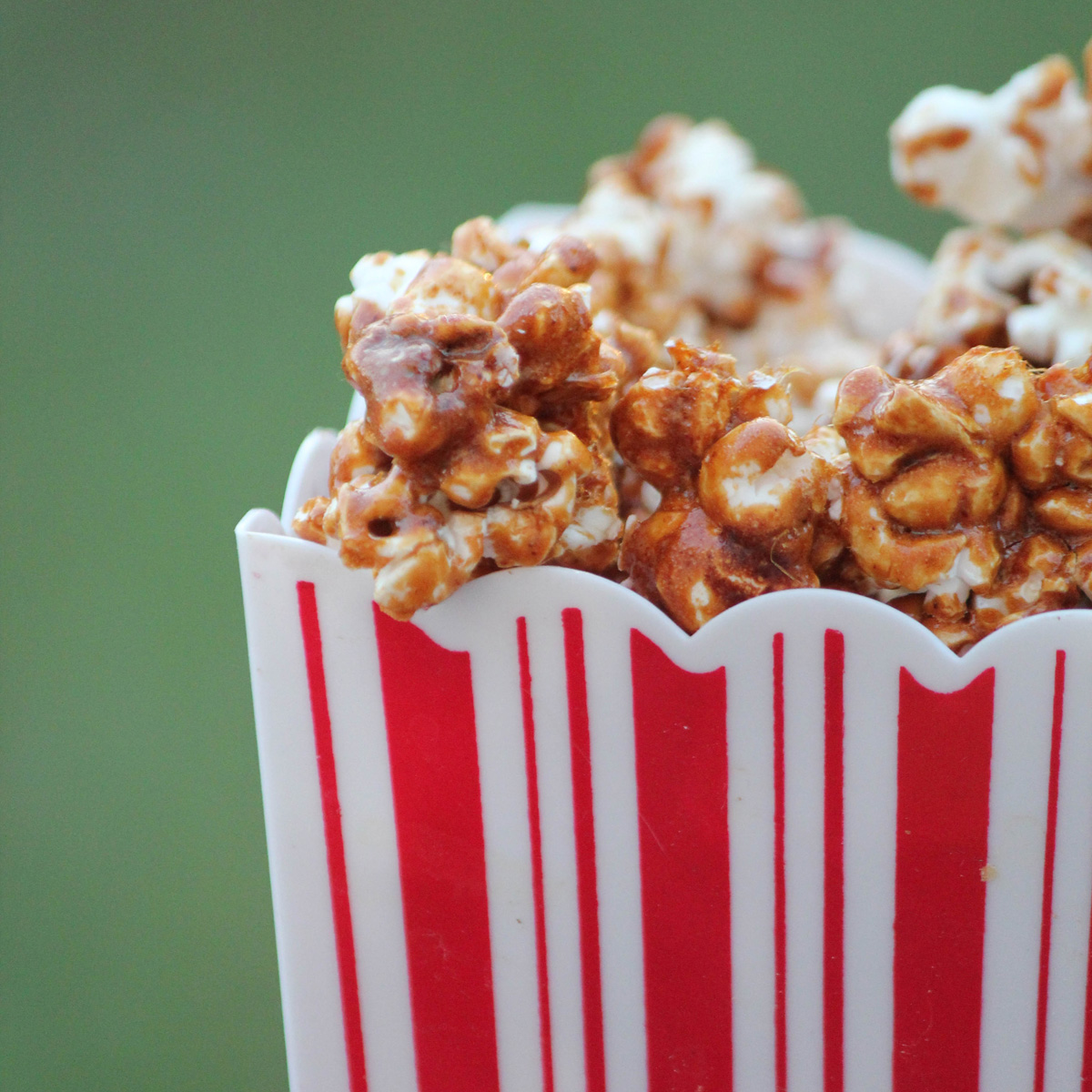 Gingerbread Caramel Popcorn