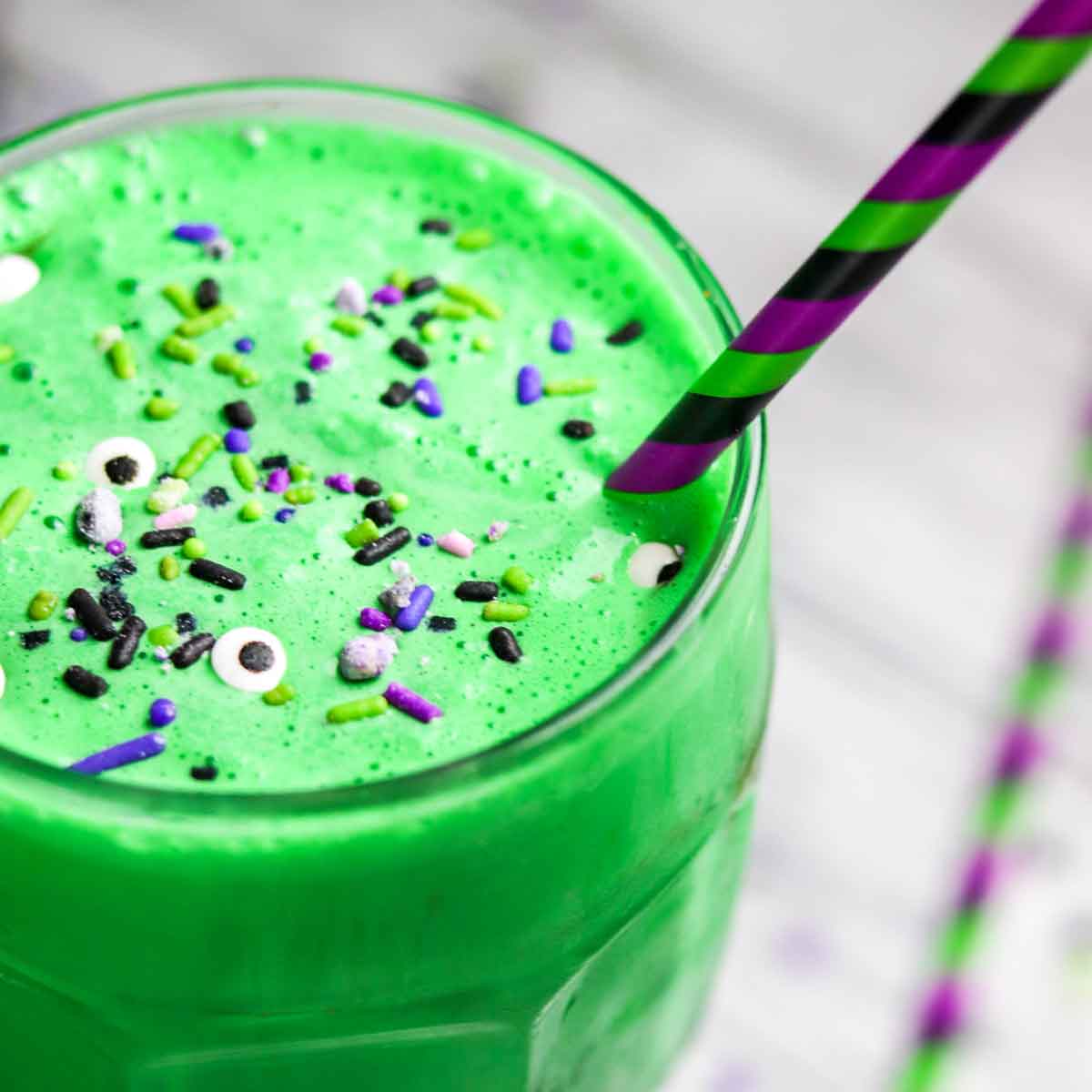 Halloween Mint Milkshakes Featured Image