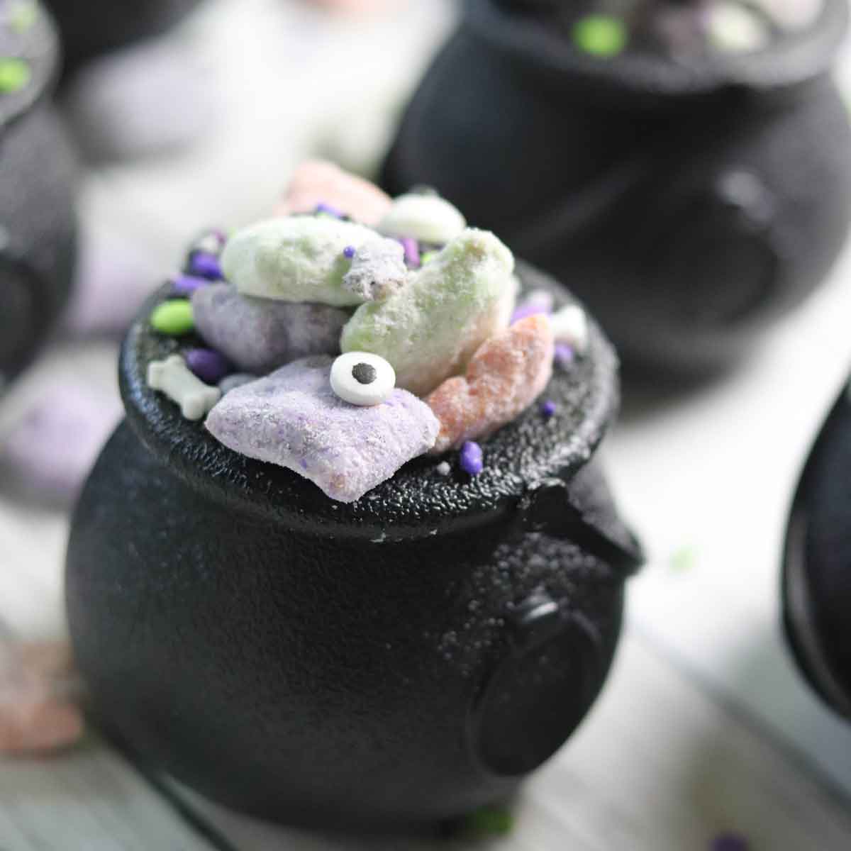 Halloween Puppy Chow Featured Image
