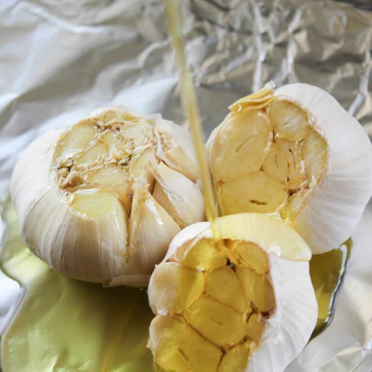 How to Roast Garlic Featured Image