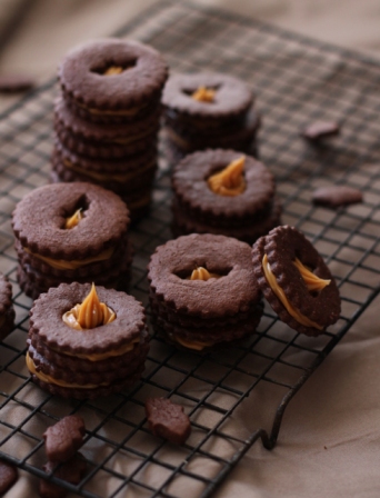 Halloween Recipes: Dulce de Leche Bat Cookies
