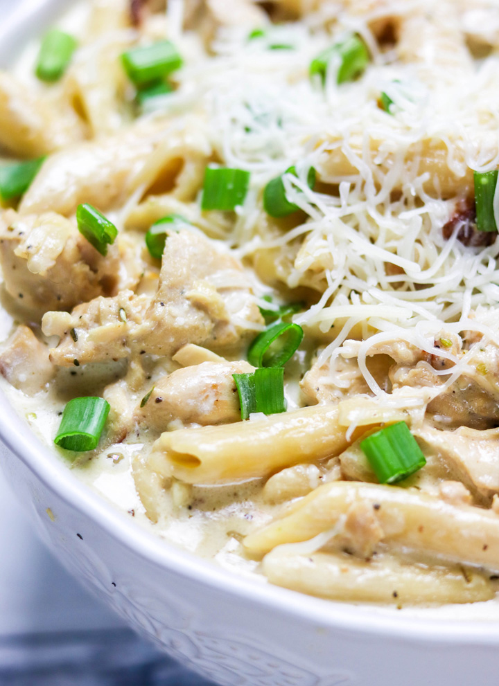 Instant Pot Creamy Garlic Chicken Pasta