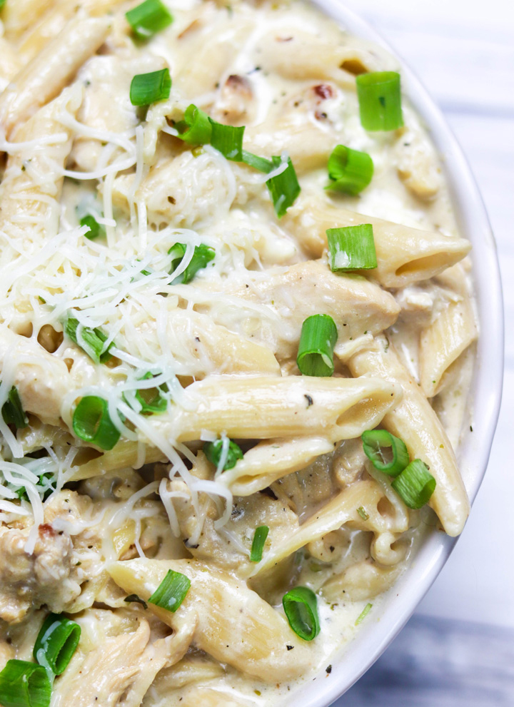 Instant Pot Creamy Garlic Chicken Pasta