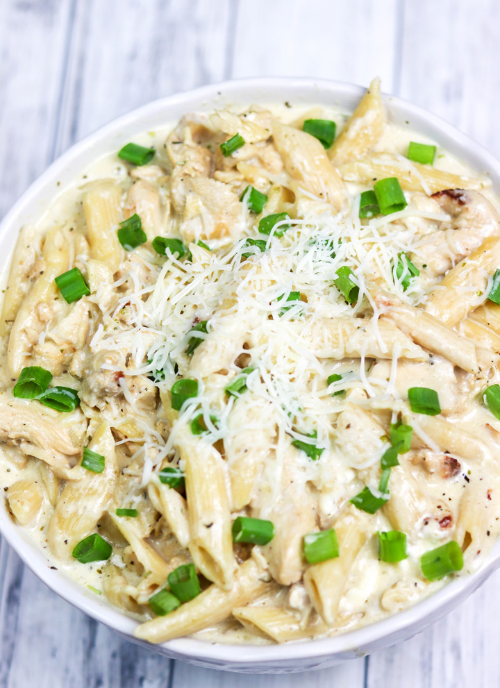 Instant Pot Creamy Garlic Chicken Pasta