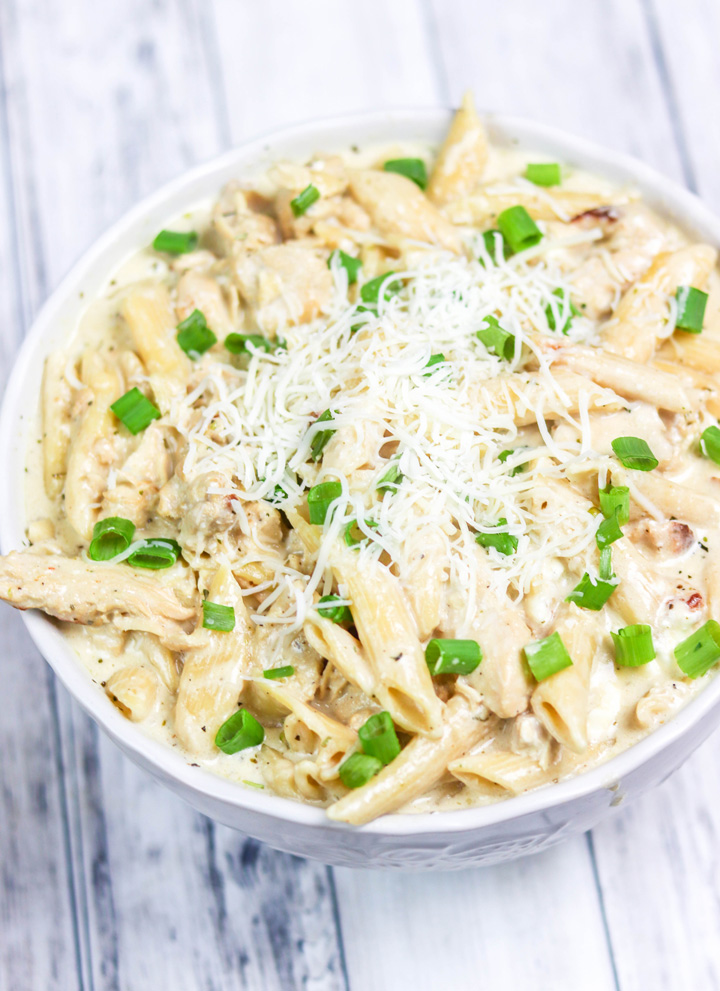 Instant Pot Creamy Garlic Chicken Pasta