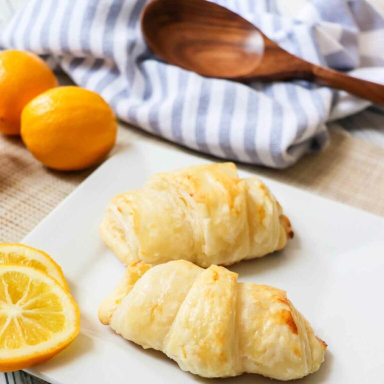 Lemon Cheesecake Rolls Featured Image
