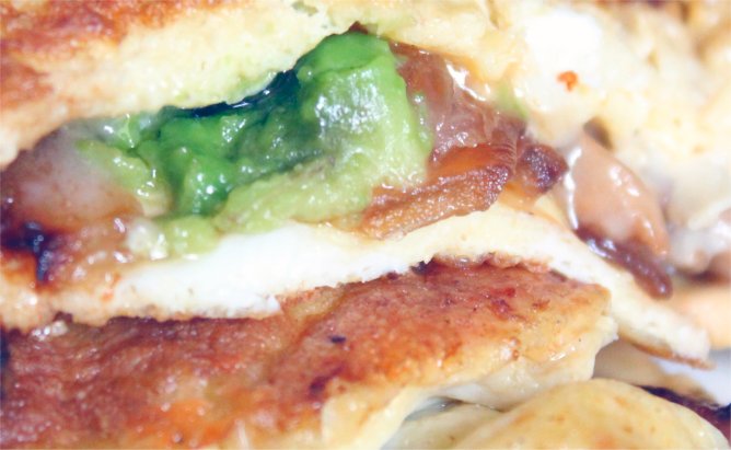 avocado mushroom brie omelette