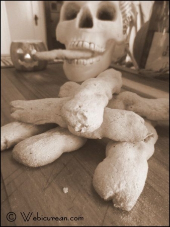 Halloween Recipes: Ossi Di Morti (Bones of the Dead Cookies)