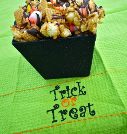 Halloween Recipes: Spooky Good Popcorn Snack Mix