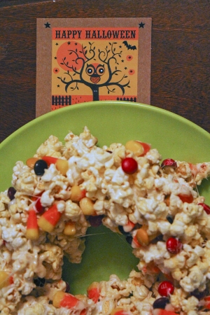 Halloween Recipes: Halloween Popcorn Cake
