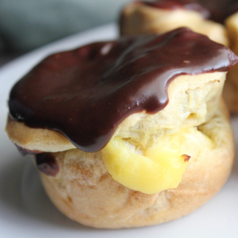 REAL Chocolate Eclair Cupcakes!