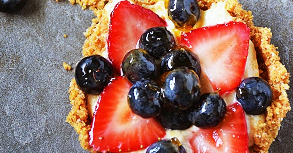 How to Make Mini Fruit Tarts in 3 Easy Steps