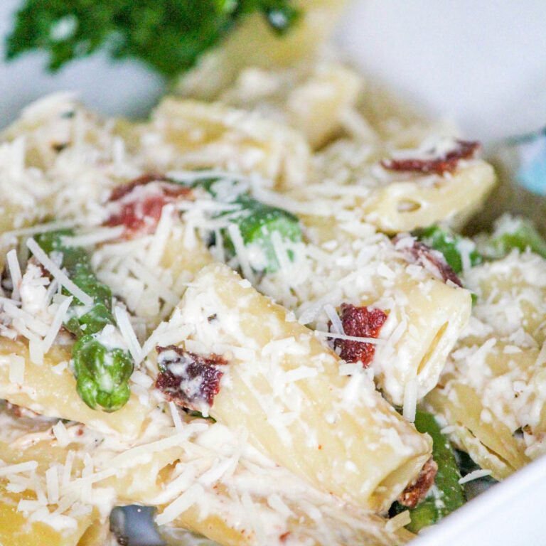 Rigatoni with Bacon and Asparagus
